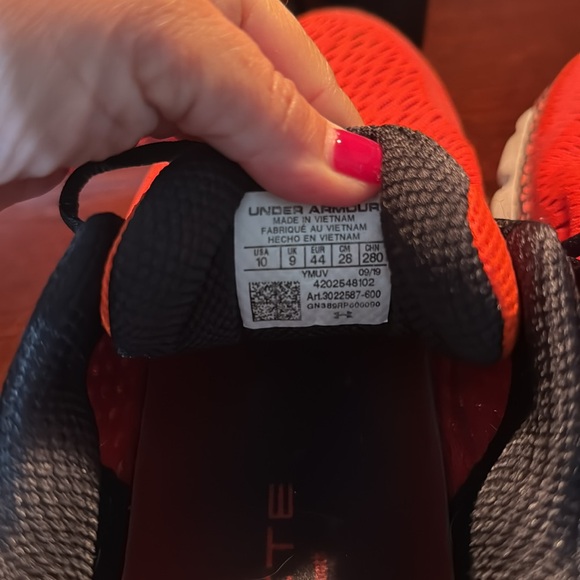 Men’s orange/black Under Armour HOVR Infinite shoes. Size 10 - Picture 6 of 8